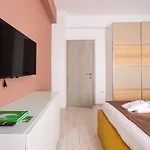 Luxury Sabina 35 아파트 *