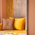 Luxury Sabina 35 아파트